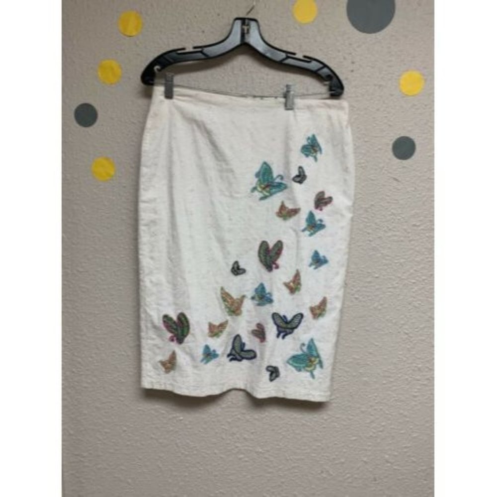 Dolce Apparel Skirt Size large butterflies raised stones on skirt